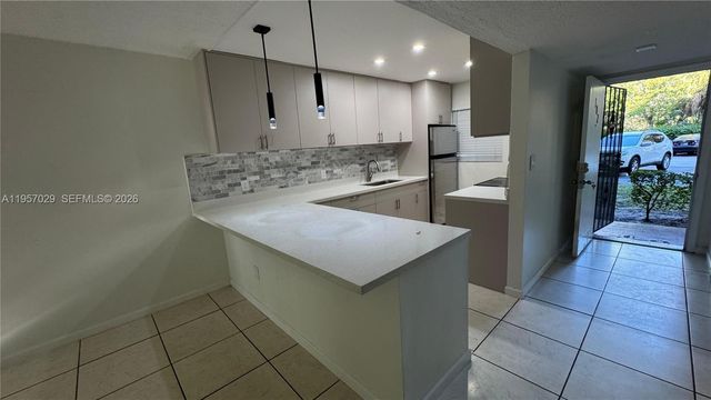 4111 Stirling Road 102, Dania Beach, FL 33314