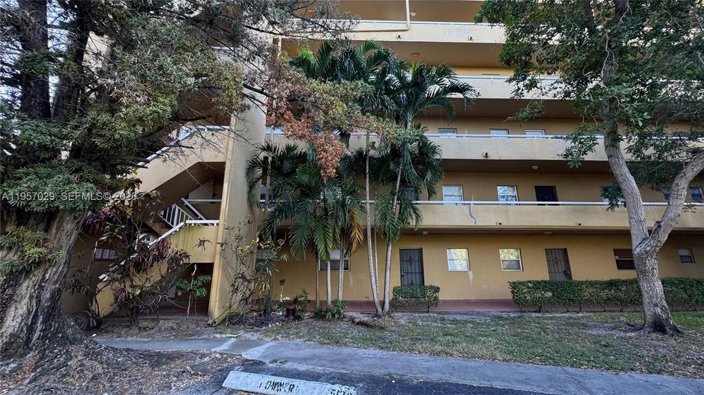 4111 Stirling Road 102, Dania Beach, FL 33314