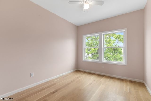95 Seabreeze Ave, Middletown Twp., NJ 07748