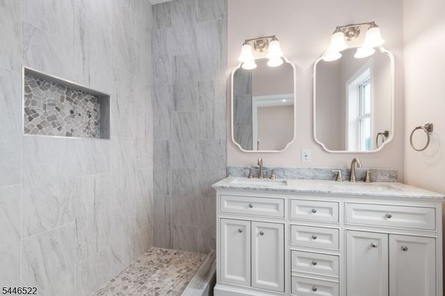 95 Seabreeze Ave, Middletown Twp., NJ 07748