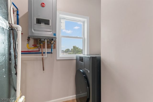 95 Seabreeze Ave, Middletown Twp., NJ 07748