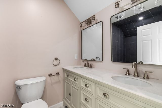 95 Seabreeze Ave, Middletown Twp., NJ 07748