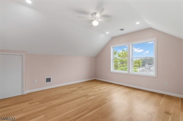 95 Seabreeze Ave, Middletown Twp., NJ 07748