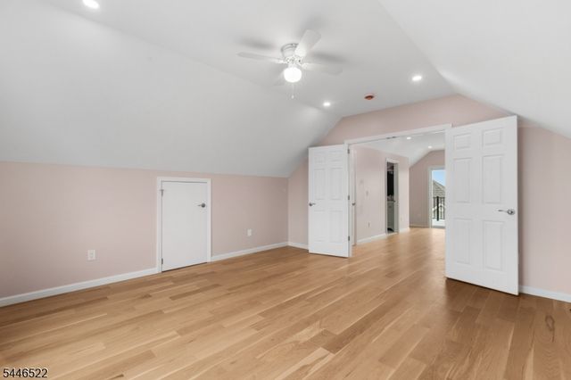 95 Seabreeze Ave, Middletown Twp., NJ 07748