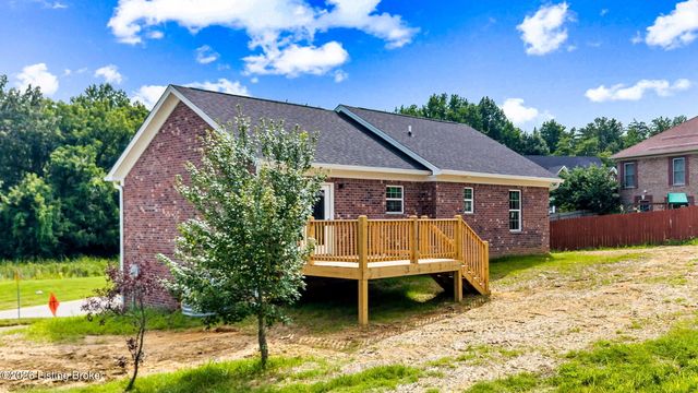2125 Churchdown Ln, Louisville, KY 40214