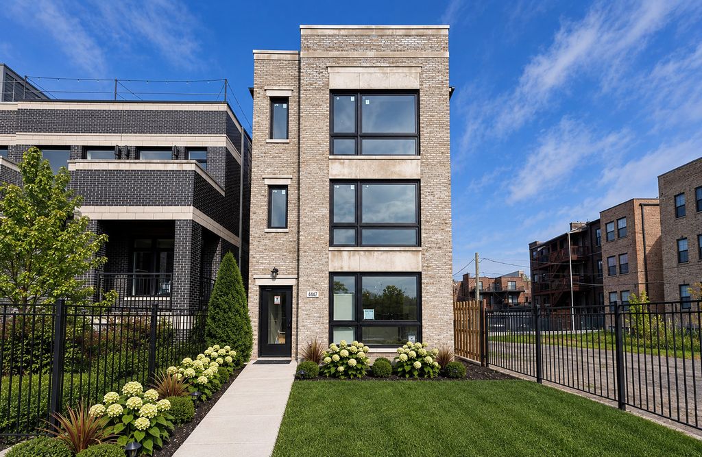 4447 S Calumet Avenue, Chicago, IL 60653 — exterior