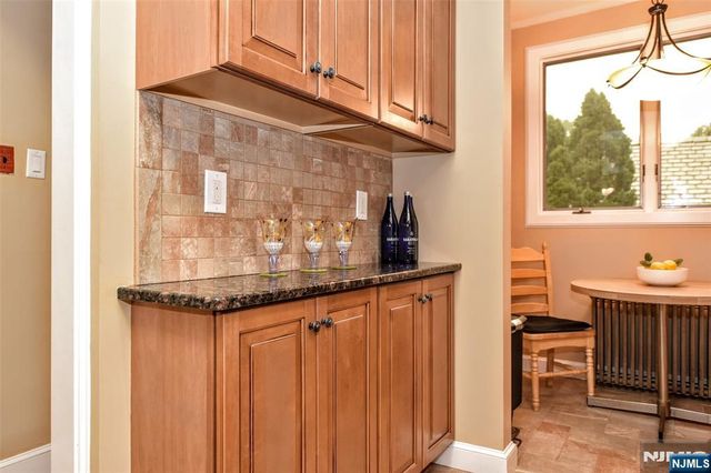 255 Pearsall Avenue, Ridgewood, NJ 07450