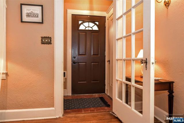 255 Pearsall Avenue, Ridgewood, NJ 07450