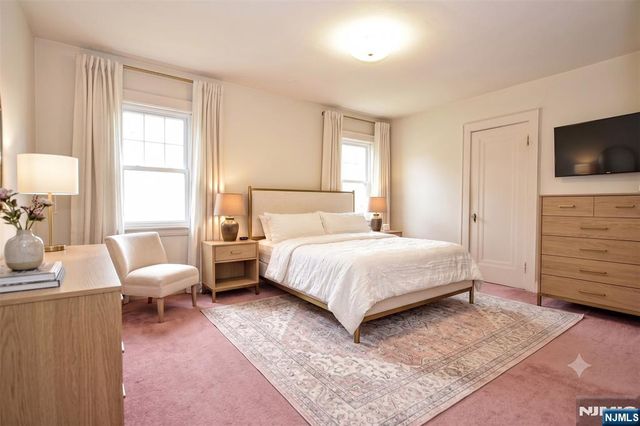 255 Pearsall Avenue, Ridgewood, NJ 07450
