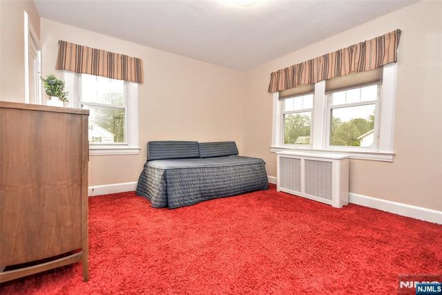 255 Pearsall Avenue, Ridgewood, NJ 07450