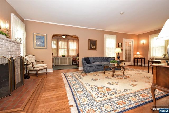 255 Pearsall Avenue, Ridgewood, NJ 07450