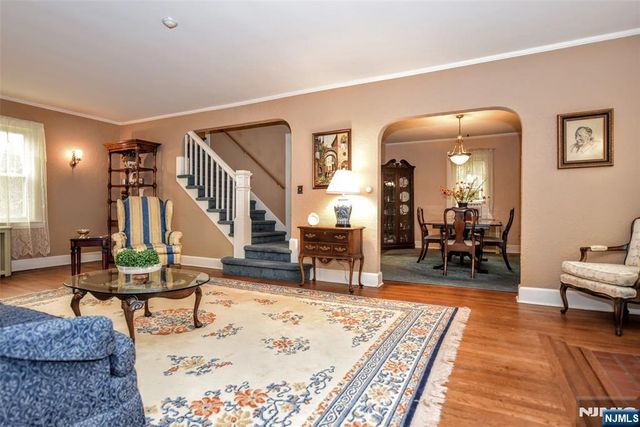 255 Pearsall Avenue, Ridgewood, NJ 07450