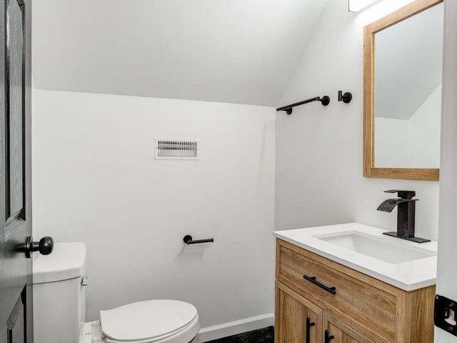 910 Main St, Aliquippa, PA 15001