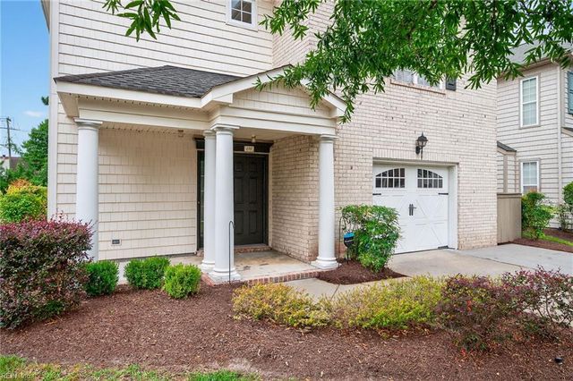 416 Blue Beech WAY, Chesapeake, VA 23320