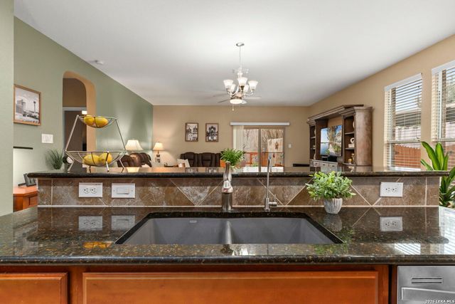 7706 Heavenly Arbor, San Antonio, TX 78254