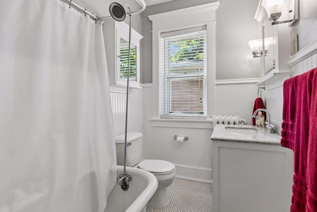 903 Goodrich Avenue C, Saint Paul, MN 55105