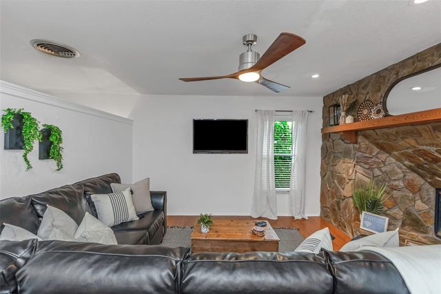 11530 66TH AVENUE N, Seminole, FL 33772