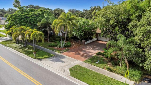 11530 66TH AVENUE N, Seminole, FL 33772