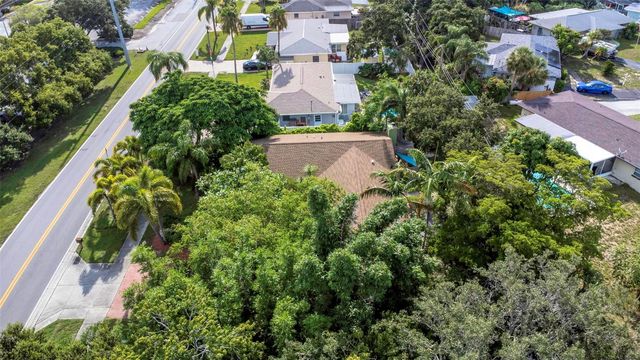 11530 66TH AVENUE N, Seminole, FL 33772