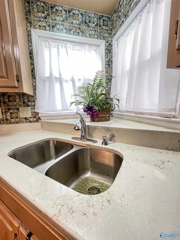 2217 Yorkshire Se SE, Decatur, AL 35601