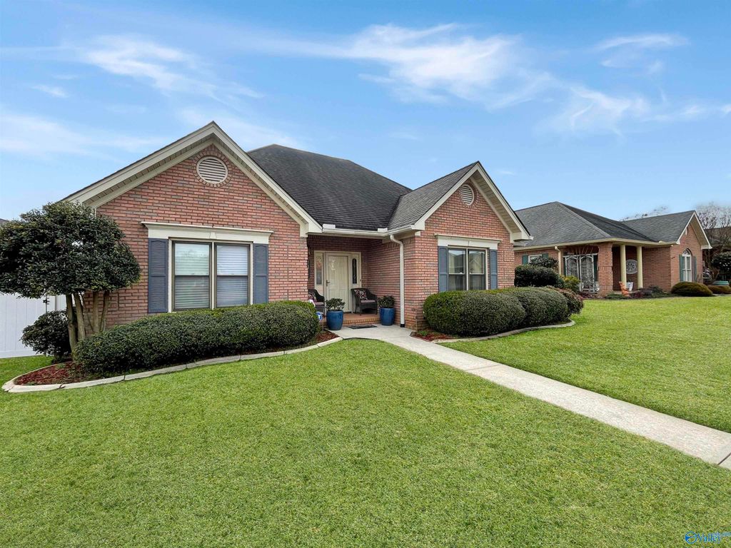 2217 Yorkshire Se SE, Decatur, AL 35601