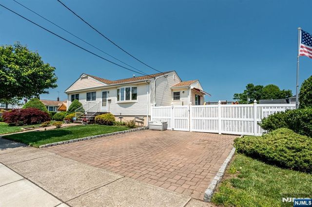 249 Cambridge Avenue, Saddle Brook, NJ 07663