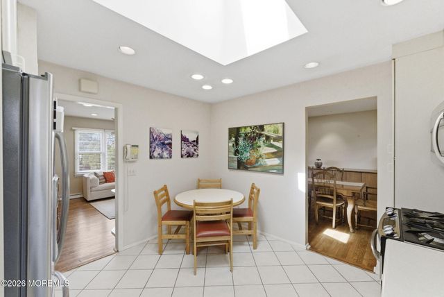 11 Pilgrim Way, Wayne, NJ 07470