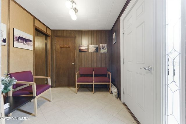 11 Pilgrim Way, Wayne, NJ 07470