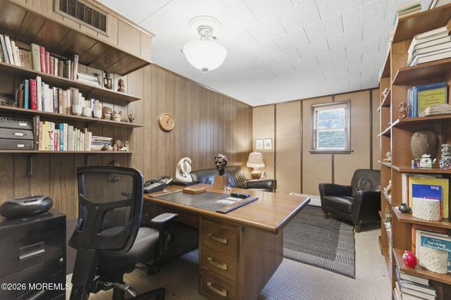 11 Pilgrim Way, Wayne, NJ 07470