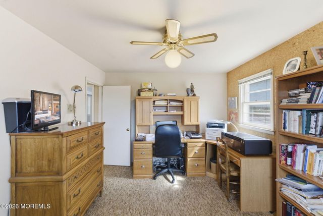 11 Pilgrim Way, Wayne, NJ 07470