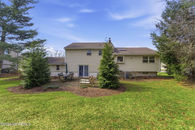 11 Pilgrim Way, Wayne, NJ 07470