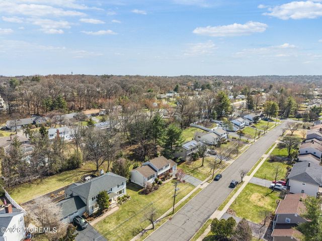 11 Pilgrim Way, Wayne, NJ 07470