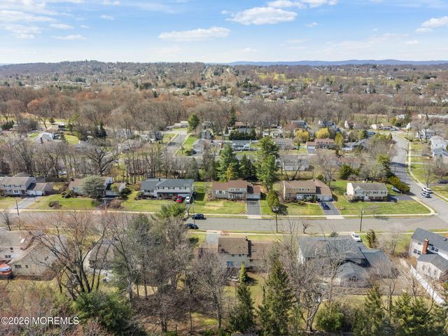 11 Pilgrim Way, Wayne, NJ 07470