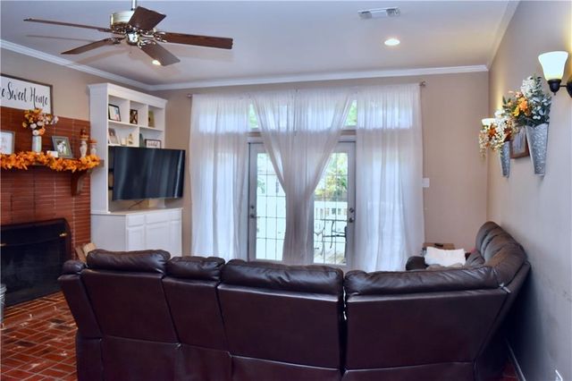 211 MYRTLE Street, Pineville, LA 71360