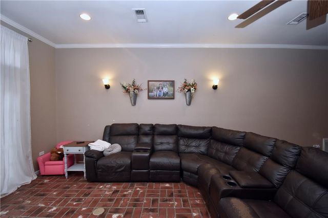 211 MYRTLE Street, Pineville, LA 71360