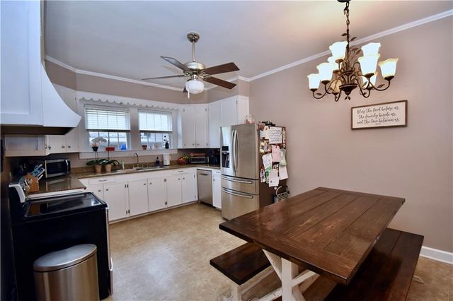 211 MYRTLE Street, Pineville, LA 71360