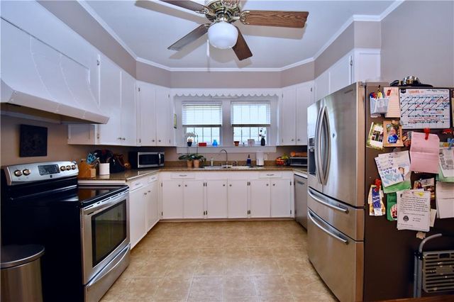 211 MYRTLE Street, Pineville, LA 71360