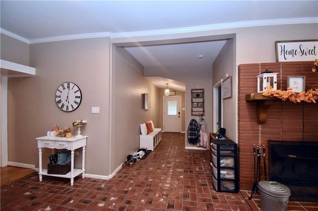 211 MYRTLE Street, Pineville, LA 71360