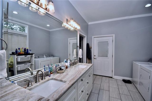 211 MYRTLE Street, Pineville, LA 71360