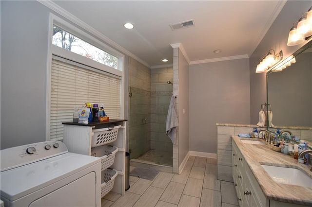 211 MYRTLE Street, Pineville, LA 71360