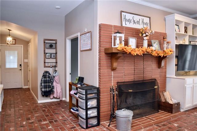 211 MYRTLE Street, Pineville, LA 71360