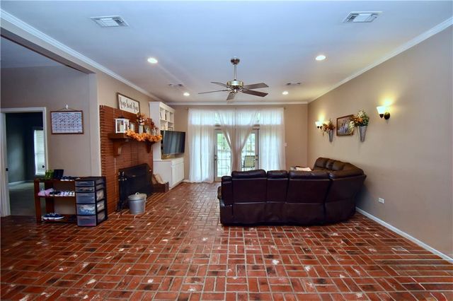 211 MYRTLE Street, Pineville, LA 71360