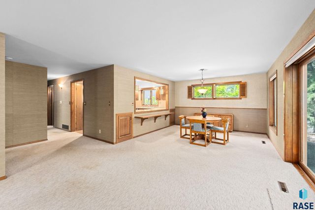 4005 S Thunderbird Trl Trail, Sioux Falls, SD 57103