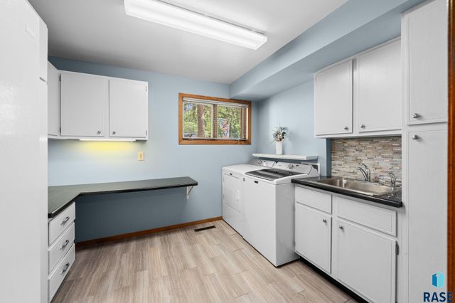 4005 S Thunderbird Trl Trail, Sioux Falls, SD 57103