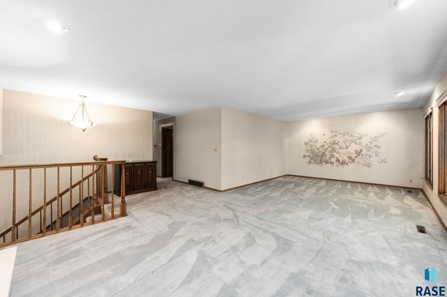 4005 S Thunderbird Trl Trail, Sioux Falls, SD 57103
