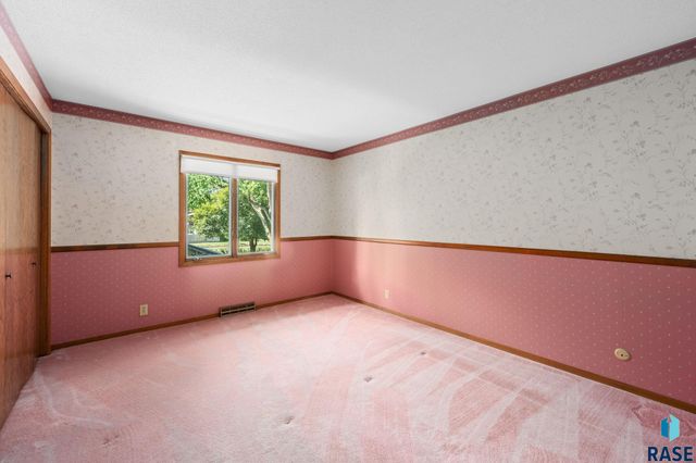 4005 S Thunderbird Trl Trail, Sioux Falls, SD 57103