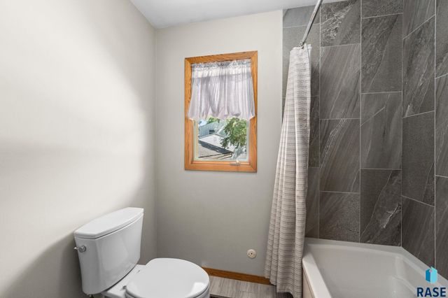 4005 S Thunderbird Trl Trail, Sioux Falls, SD 57103