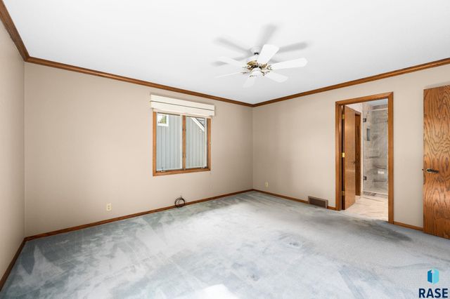 4005 S Thunderbird Trl Trail, Sioux Falls, SD 57103
