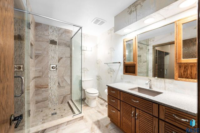 4005 S Thunderbird Trl Trail, Sioux Falls, SD 57103