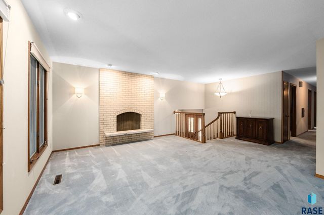 4005 S Thunderbird Trl Trail, Sioux Falls, SD 57103